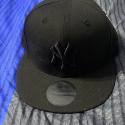 Blacked Out Yankees Fitted Hat  Size 7