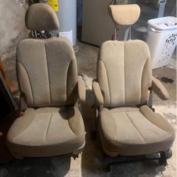 Kia Sedona Second row seats 