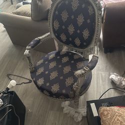 Vintage Looking Chair 
