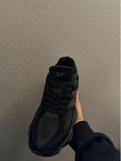 New Balance 9060 triple black Size 10M