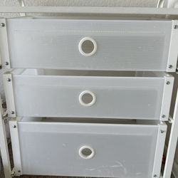 Ikea Lote 3- Drawer Chest