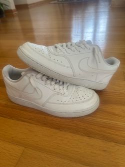Nike boys white shoe