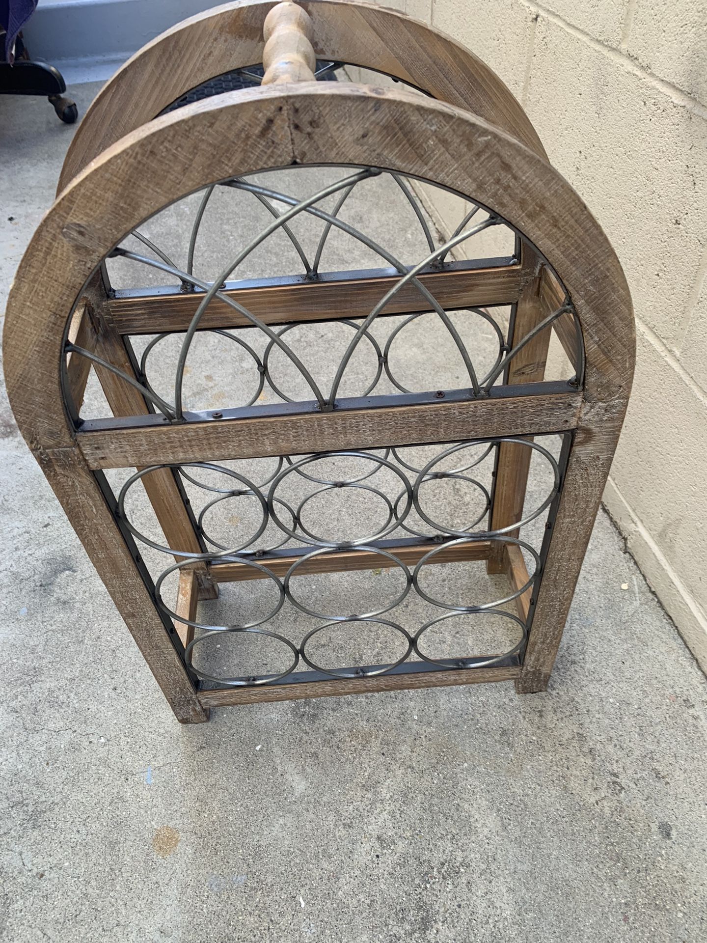 Stylish 9 Bottle Wine Rack In Solid Wood And Metal