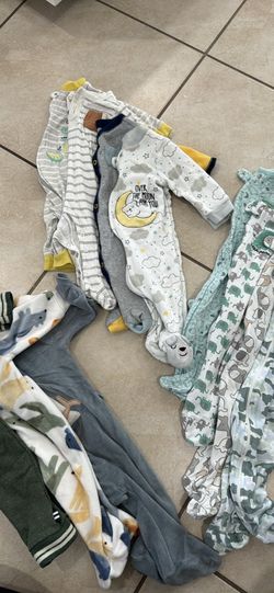 11 (3-6months) Baby Boy Pjs