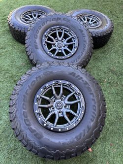 Fuel Jeep Wrangler Gladiator rims on 37x12.50/17 AT tires 5x127 Set of (4) firm price 