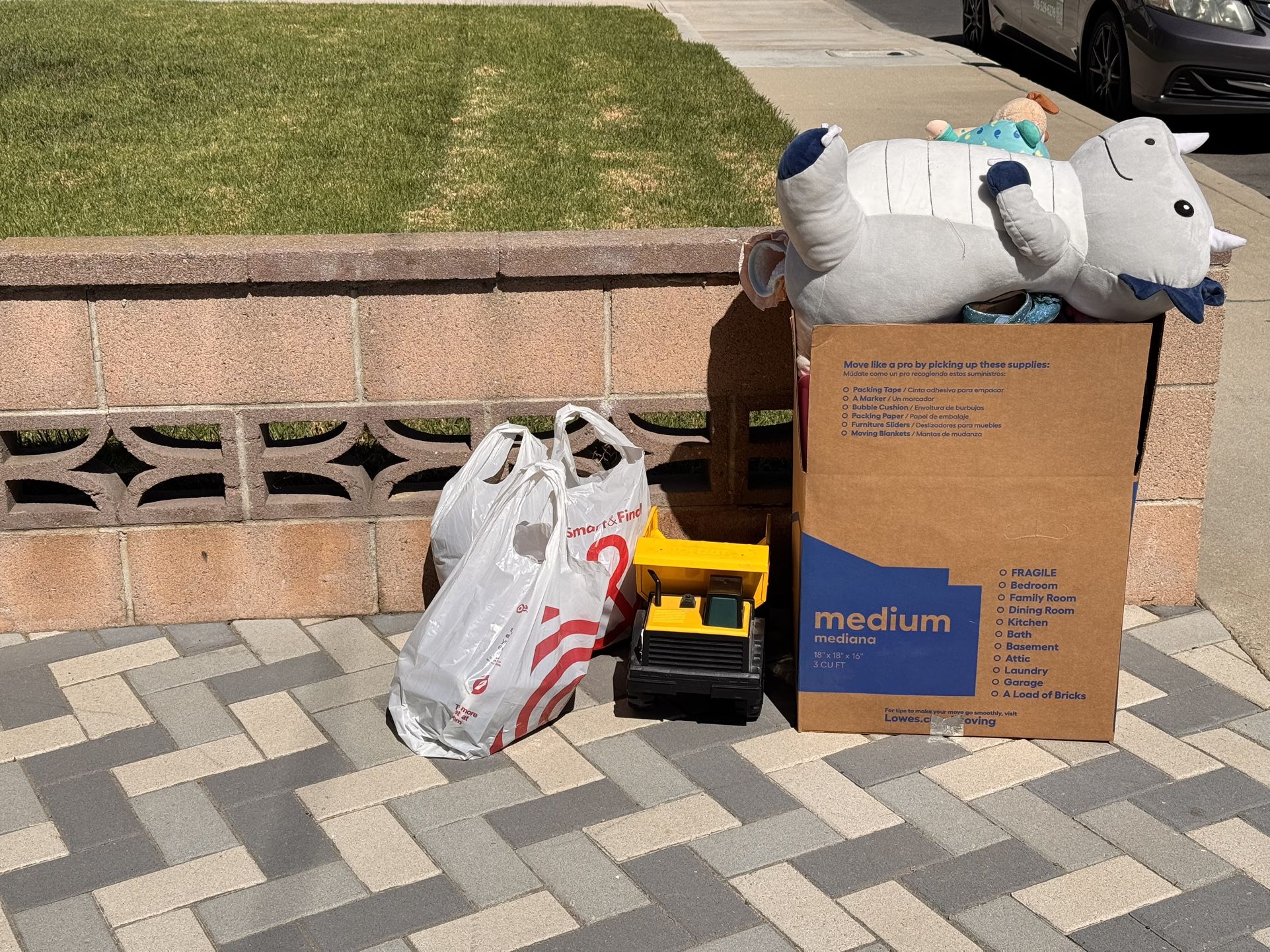 FREE: Item assortment (Toys, Plushy, Blanket)