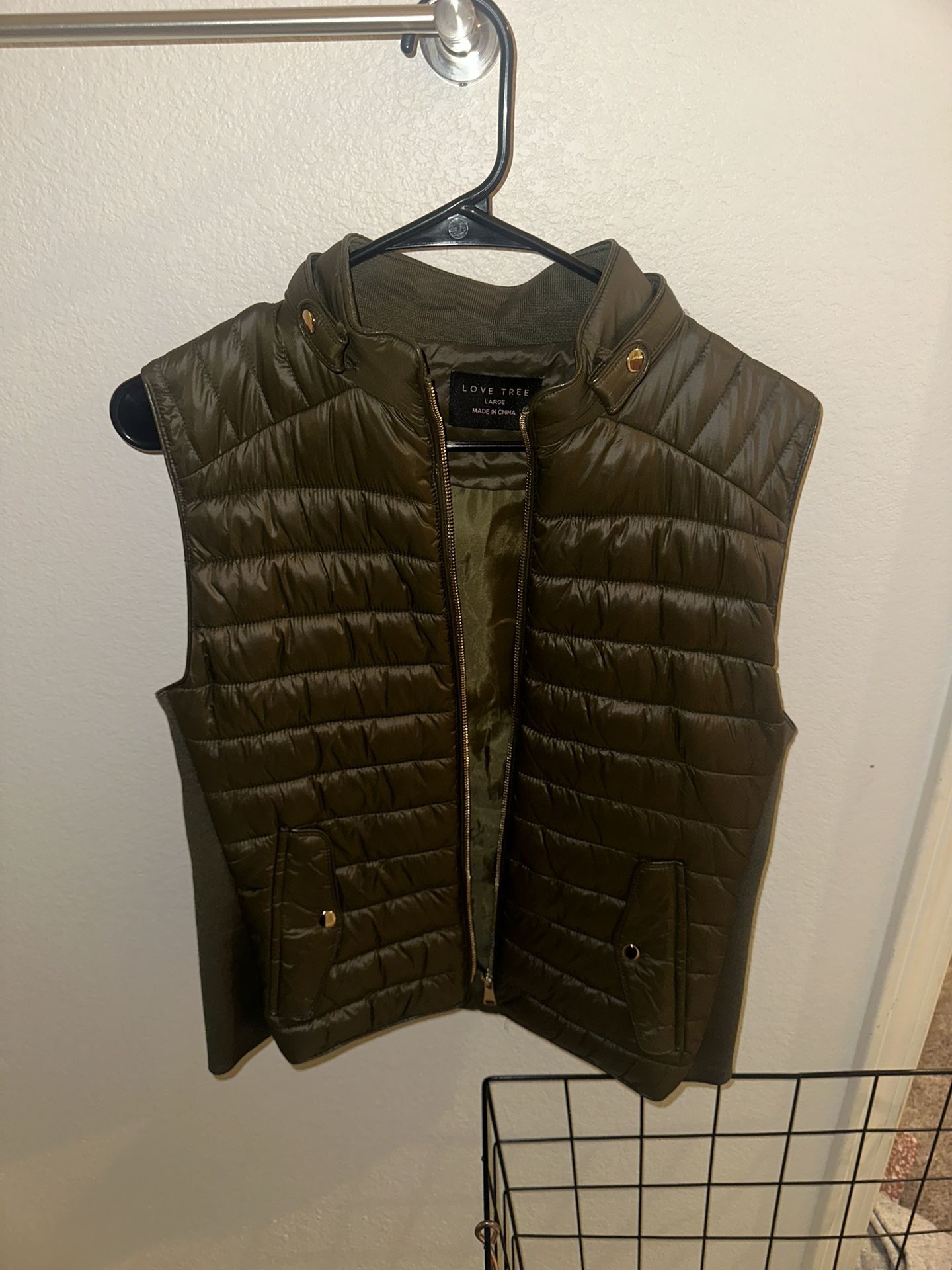 Women’s Puffer Vest
