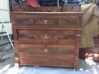 Antique dresser good condition 40x40x19