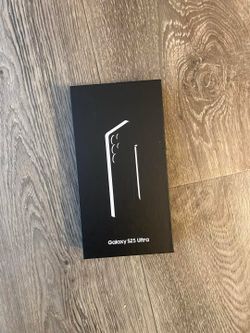 Samsung Galaxy S25 Ultra in Box
