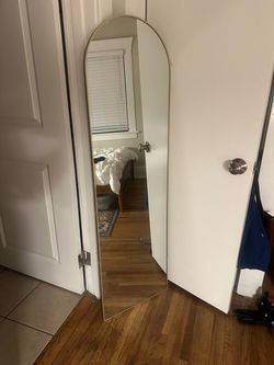 Standing gold mirror