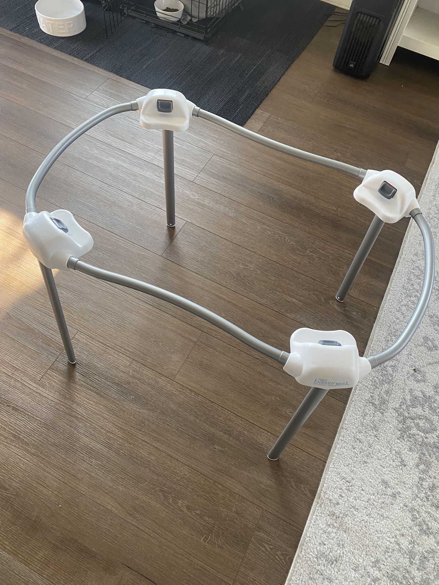 Halo Bassinest Portable Stand