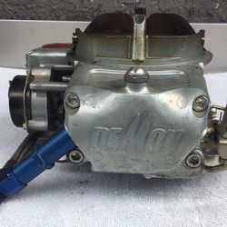 Great Condition 750 CFM Demon Carburetor with Very Low Run Time