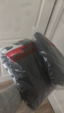 Black Supreme set
