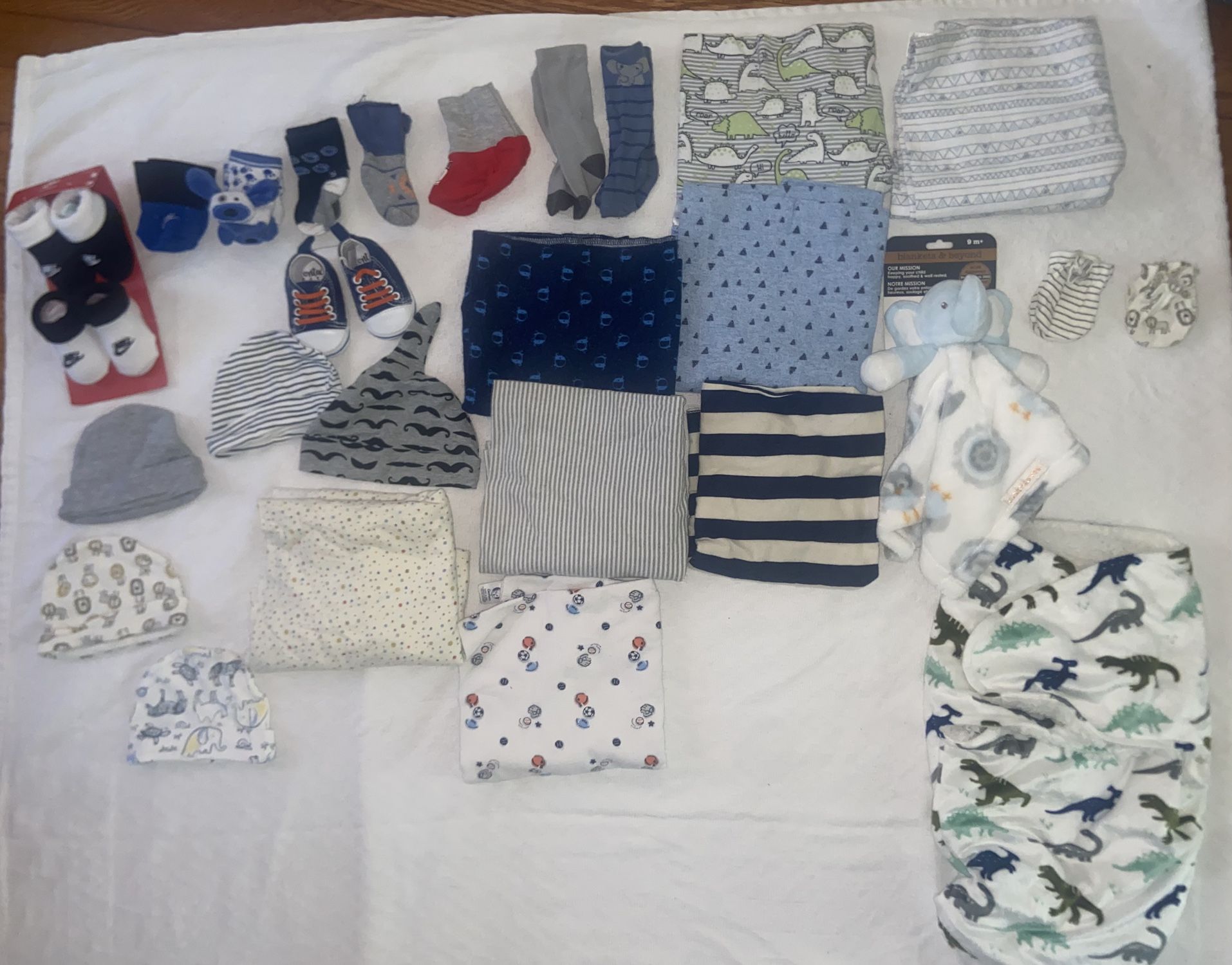 Swaddles/ Socks/ Hats