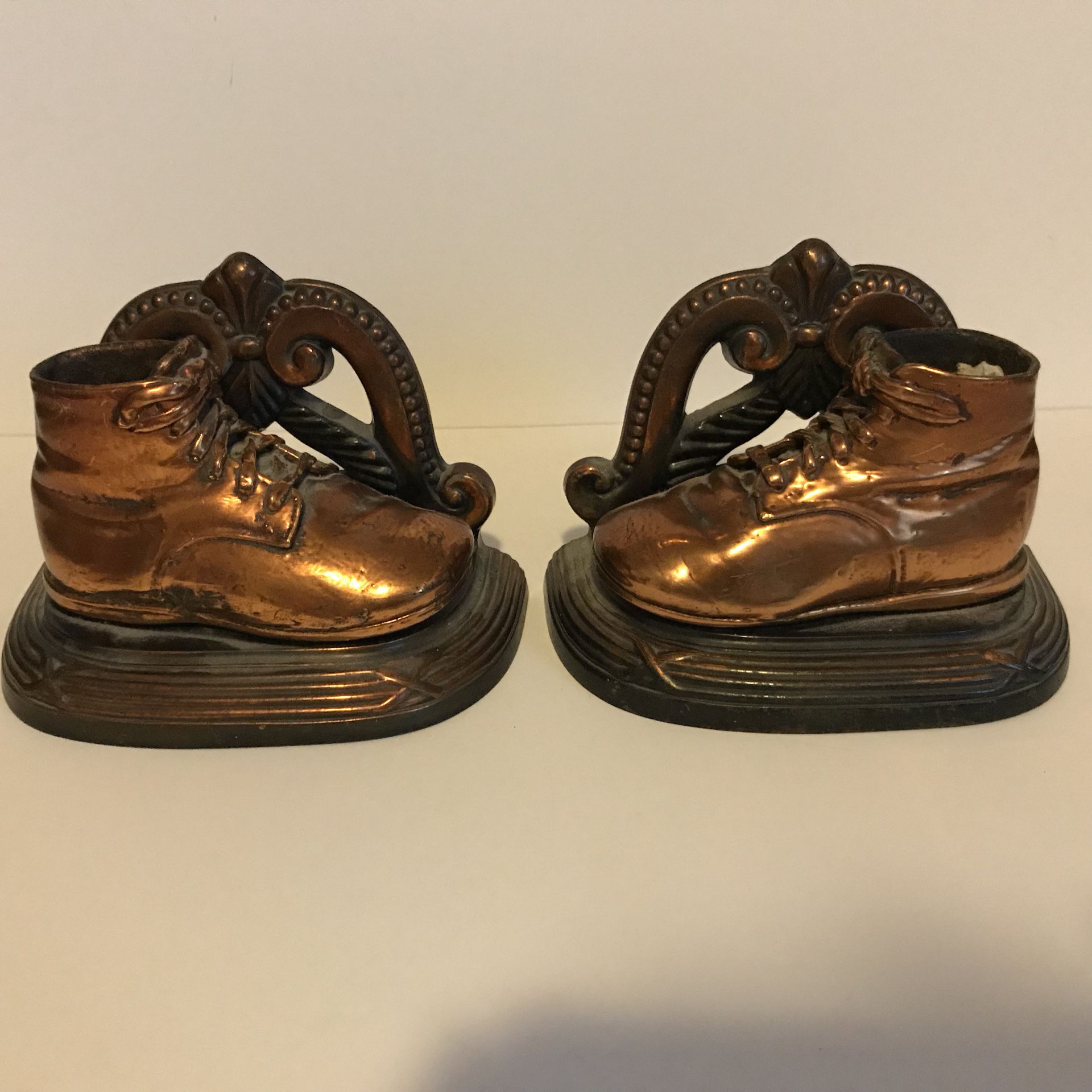 VINTAGE BRASS SHOE BOOKENDS! VERY COLLECTIBLE! PRICED TO SELL!