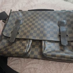 Louis Vuitton Messenger Bag