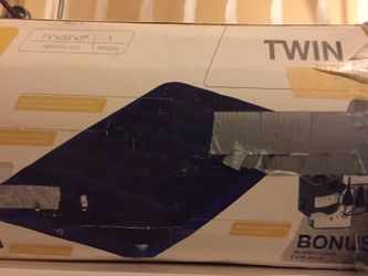 Twin air mattress 74"x39"x5".