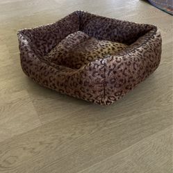 Small Dog/Cat Bed 