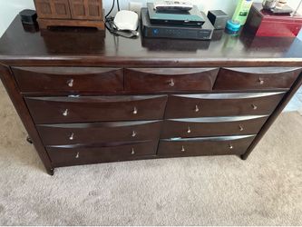 Dresser and 2 night stands