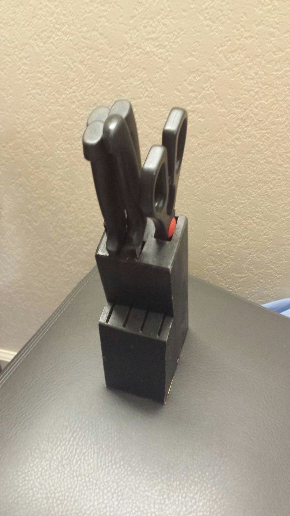 Knife holder with knives