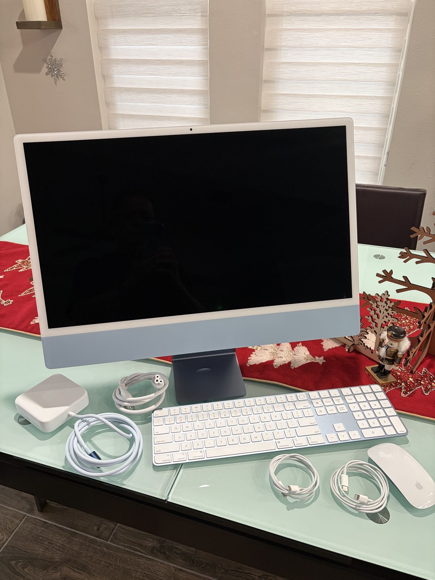 Apple iMac 24" Blue (4 ports)