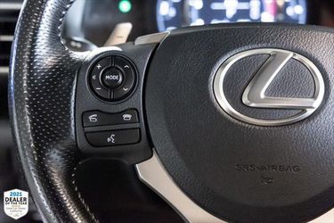 2016 Lexus IS 200t Thumbnail
