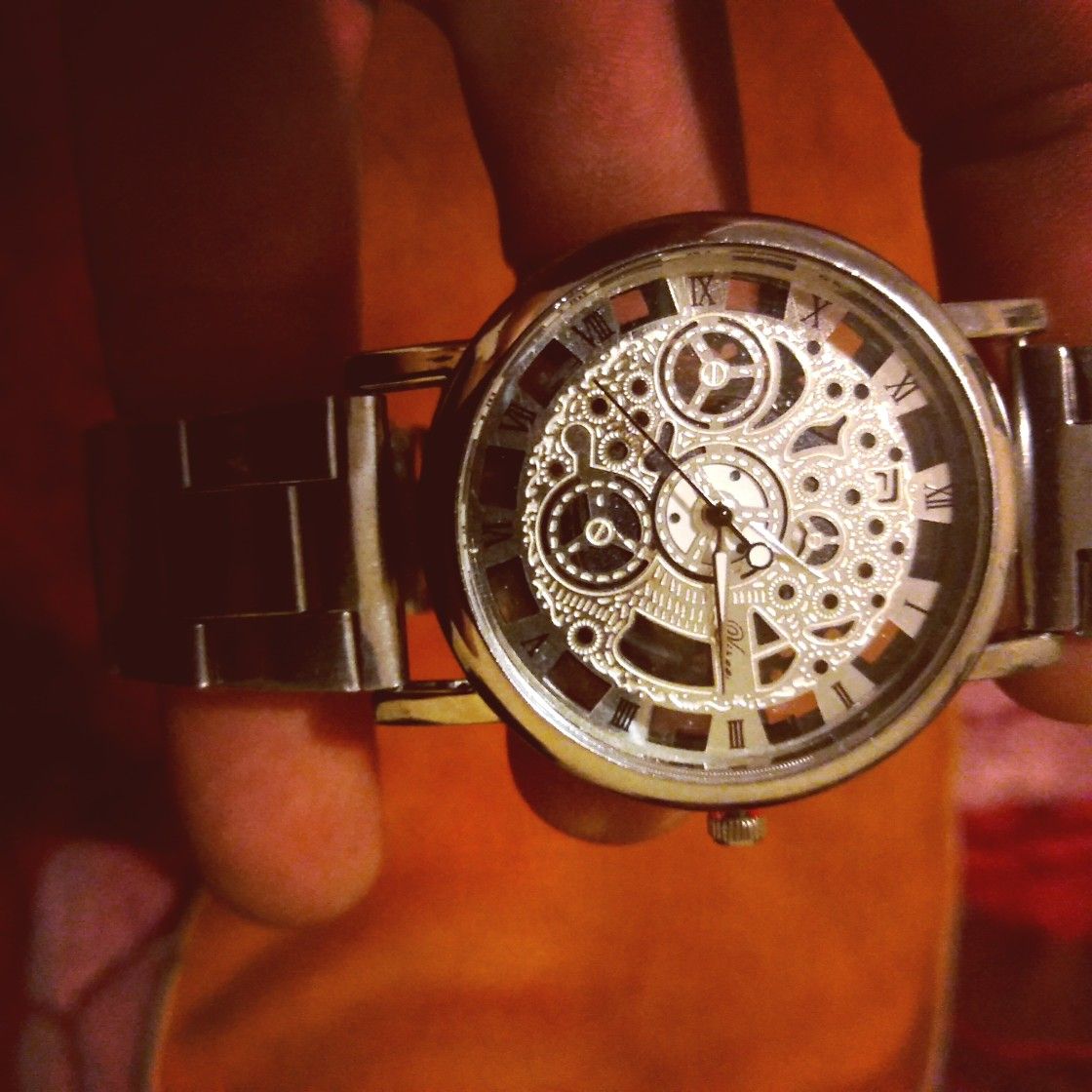 Visee' watch very stylish
