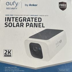 Eufy SECURITY WIRE-FREE STANDALONE SECURITY SPOTLIGHT CAMERA WITH INTEGRATED SOLAR PANEL