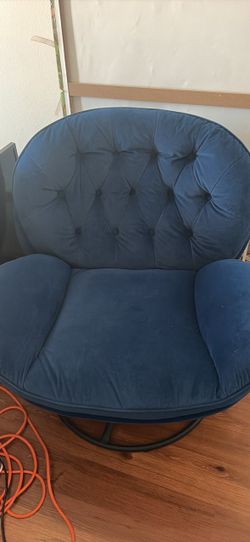 Velvet Swivel Accent