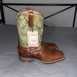 NEW ARIAT BOOTS
