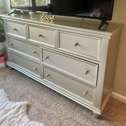 Bedroom set