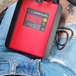 Schumacher 12V  Battery Charger