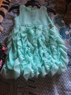 Dress size 12 a 18 M