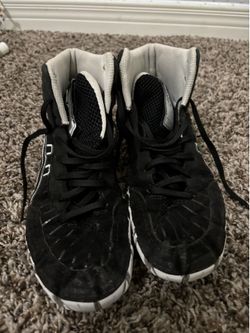 ASICS aggressor size 7