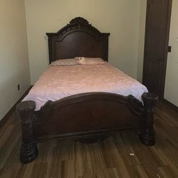 Queen size bed with dresser