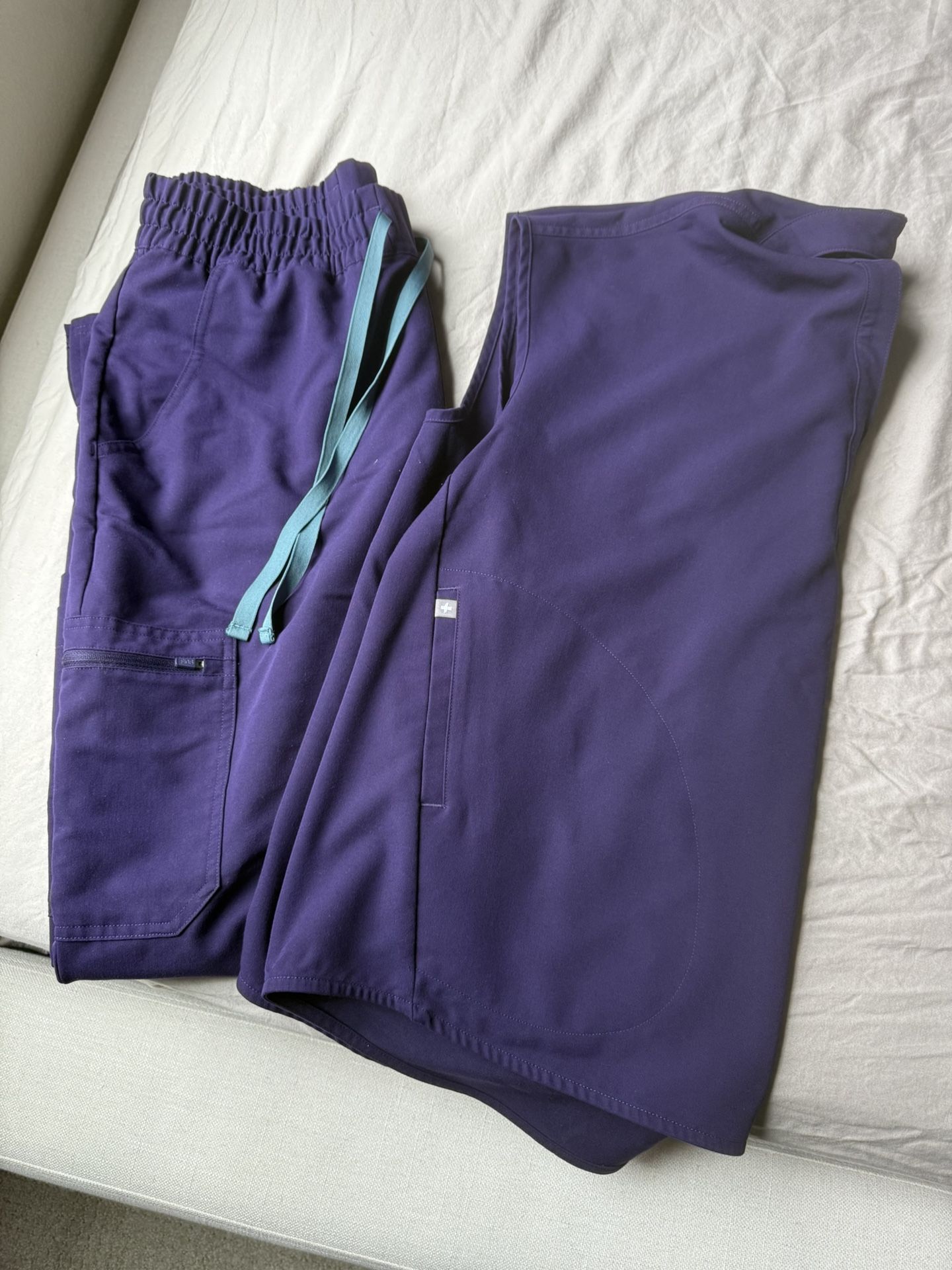 Figs scrubs L/M