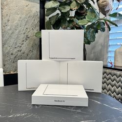 15” Apple MacBook Air M2 Chip 8gb 512gb 