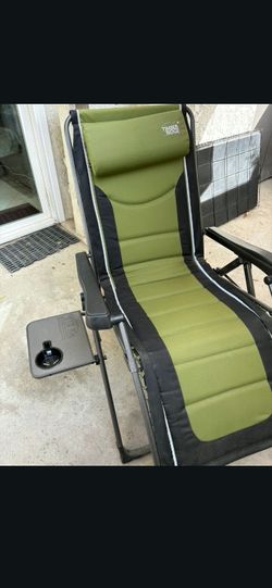 Timber ridge folding chair with side table