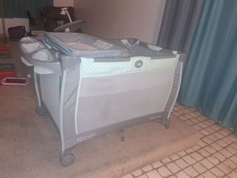 Baby Graco Pack and Play