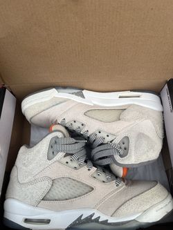Jordan 5s size 4y