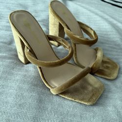 High Heels size 7