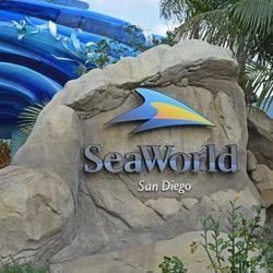 SeaWorld Tickets/Howl O Scream