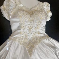 Size 18 Well Preserved Lady Eleanor Vintage Wedding Gown