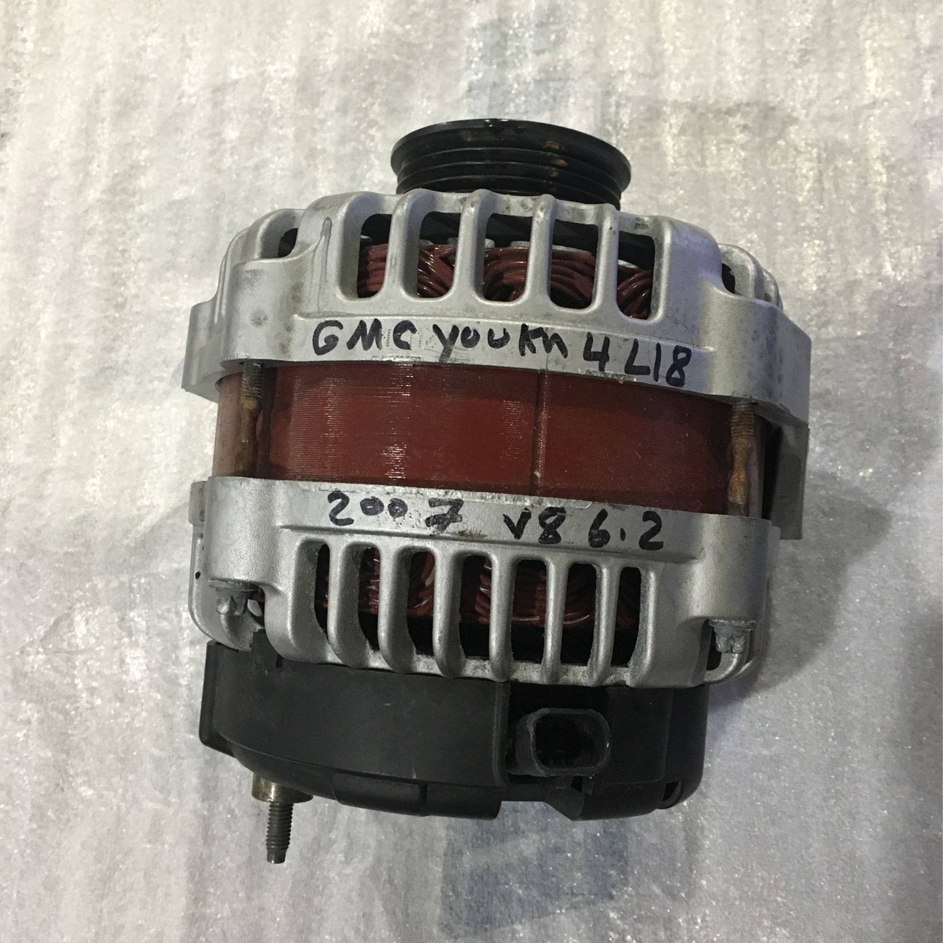 2007-14 GMC Yukon OEM Alternator Almost New #25877026