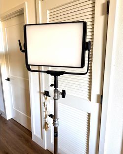 Aputure Nova P300c Lighting