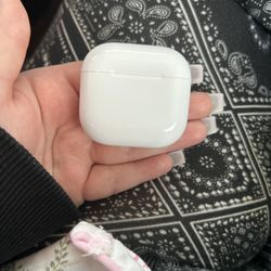 Apple AirPods 4
