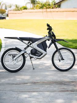 Rawrr Mantis ⚡️LOW MILES ⚡️ Electric Dirtbike