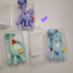 2 Silicone Giraffe Baby Teether Toy with Storage Case, for 3 Months Above Infant Sore Gums Pain Relief and Baby Shower, Set of 2 Different Teething To