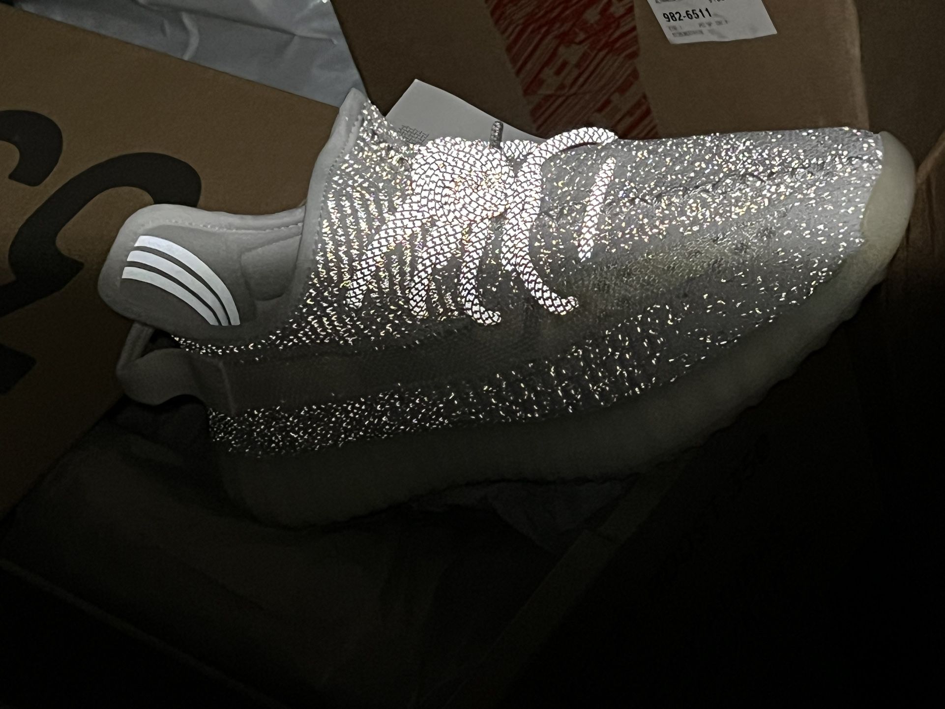 Yeezy Boost 350 V2 Static Reflective 3M Size 8.5 DS EF2367