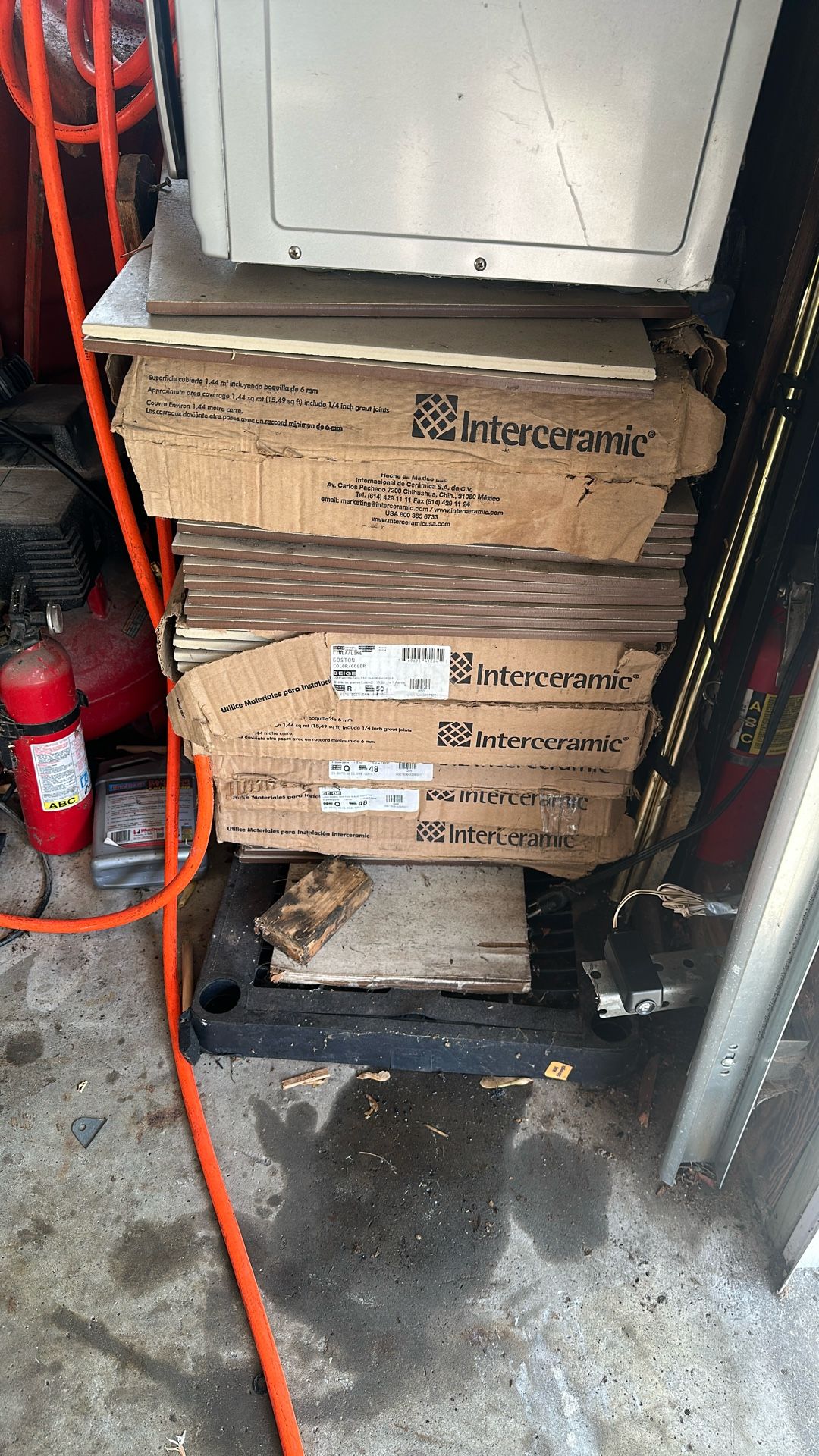 6 Tiles Per Boxes/ 9 Boxes